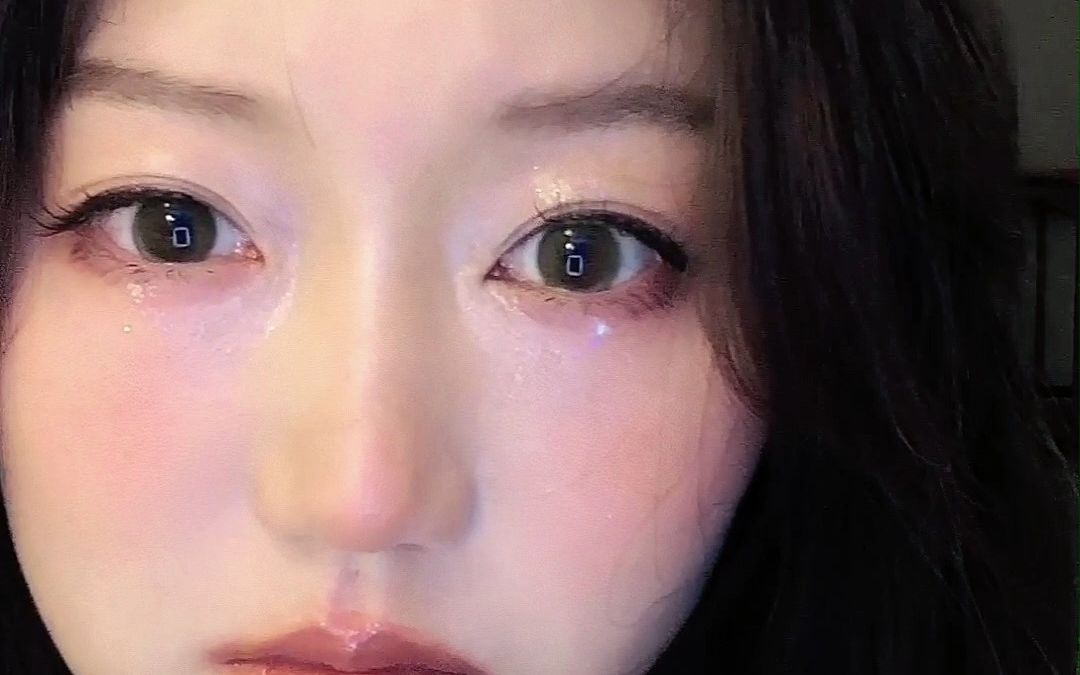 海外超火哭哭妆