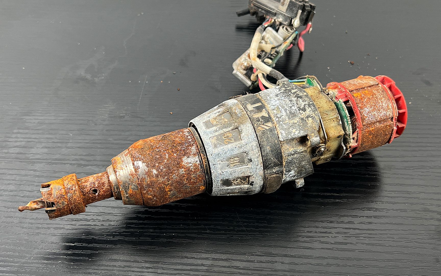 捡垃圾翻新 复活一把垃圾成色的 米沃奇 m18-2604 锂电钻