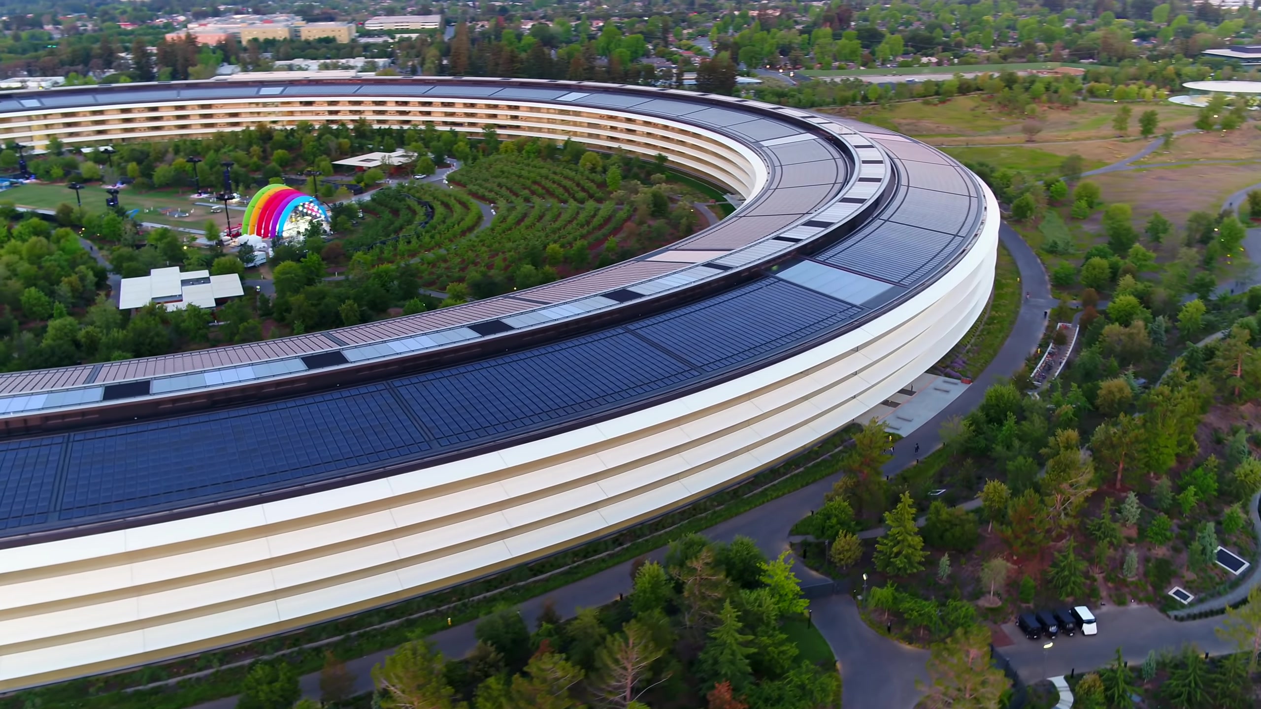 applepark彩虹门图片