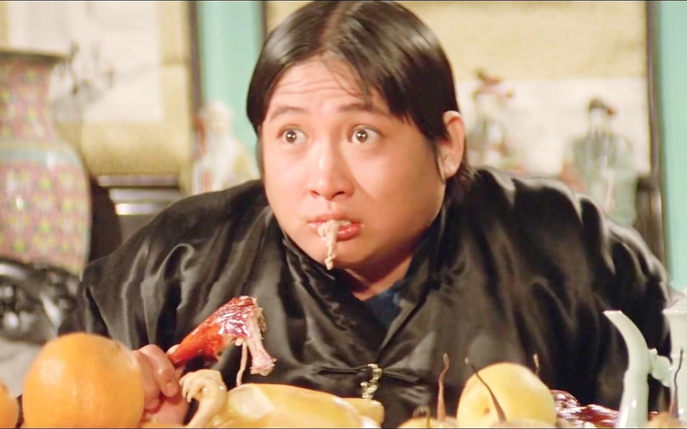 洪金宝十大经典吃戏:餐餐吃鸡啃鸭满嘴油,被富婆包养吃穿不愁!