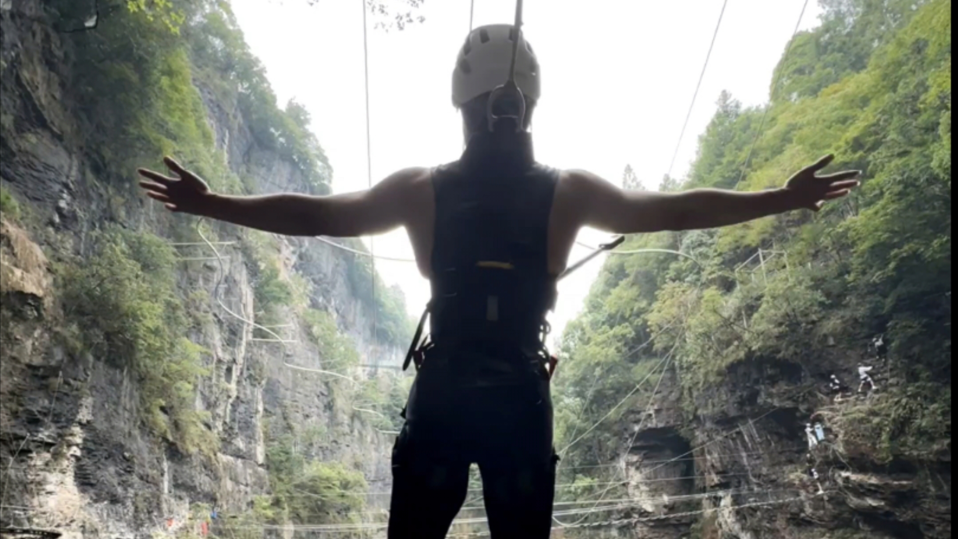 猴耳天坑 大秋千