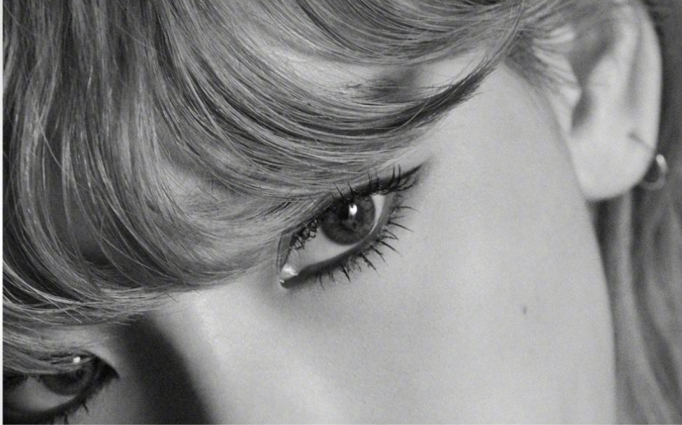 泰妍正规二照片精选,超爱黑白照组,太a了,全专优秀,每一首都可以做主