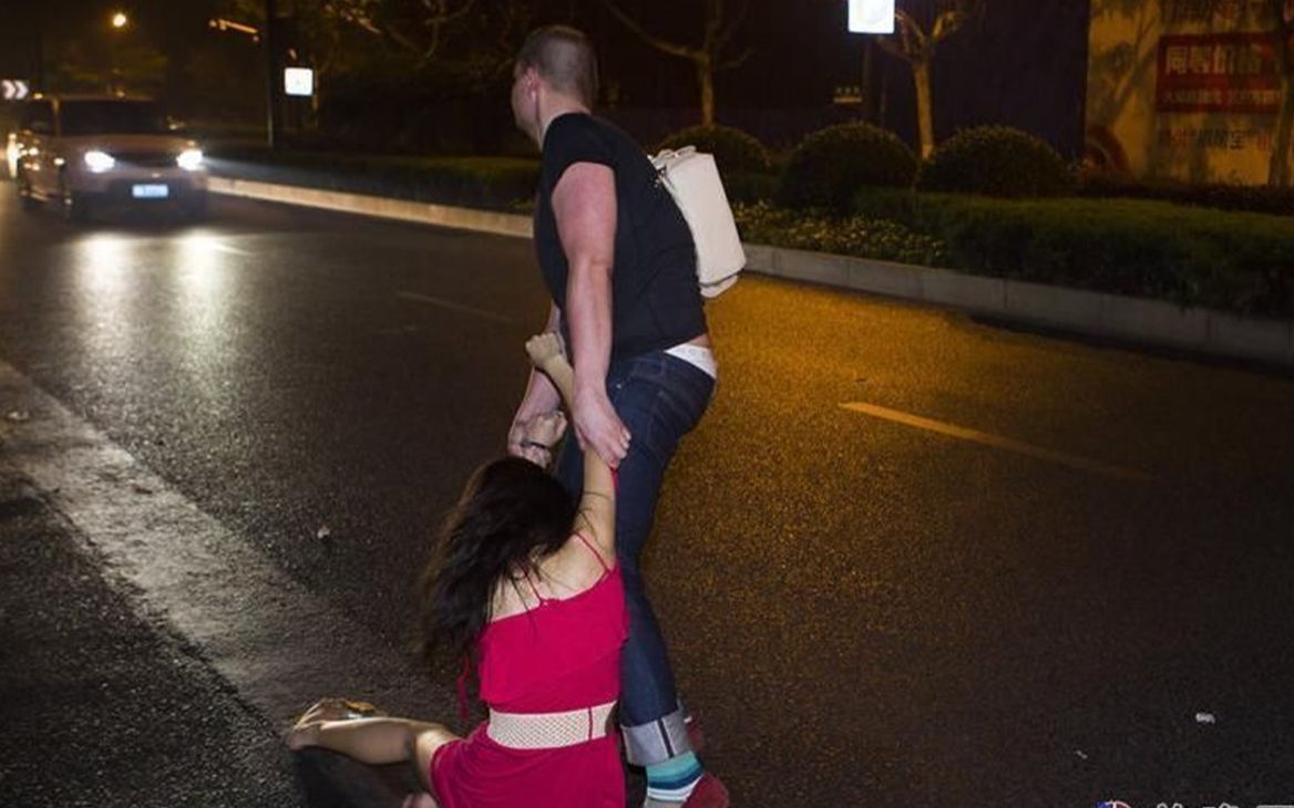 当你接女友迟到了五分钟下场太舒服了