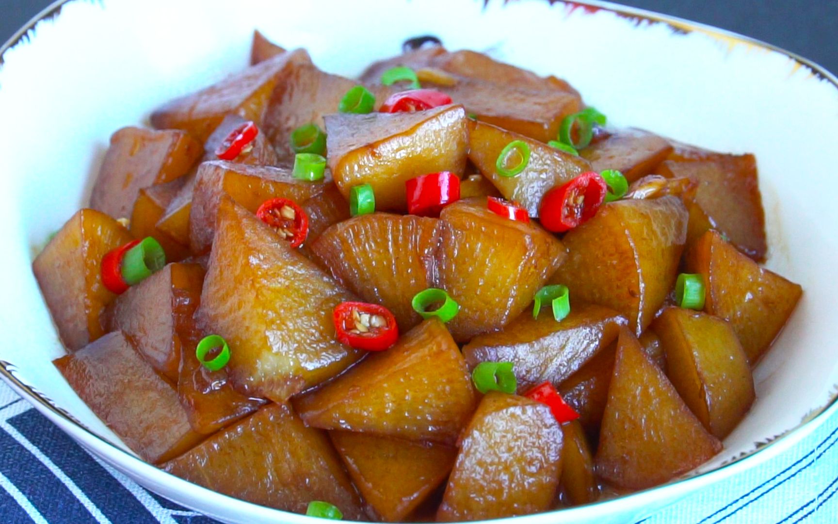 红烧萝卜的功效(红烧萝卜,美味又养生)