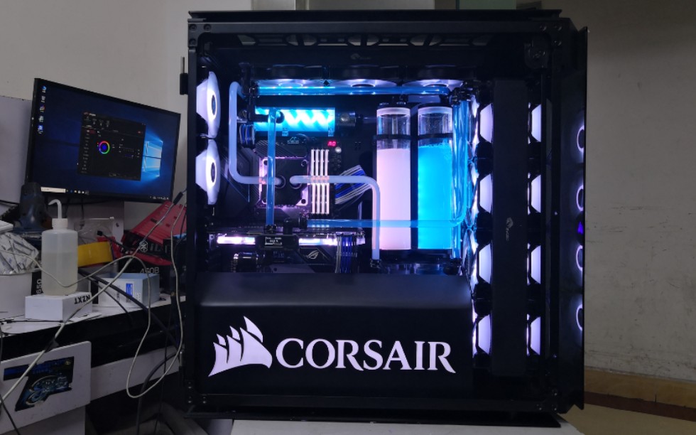 hymod海盗船1000d装机效果,填满整个机箱的水冷方案