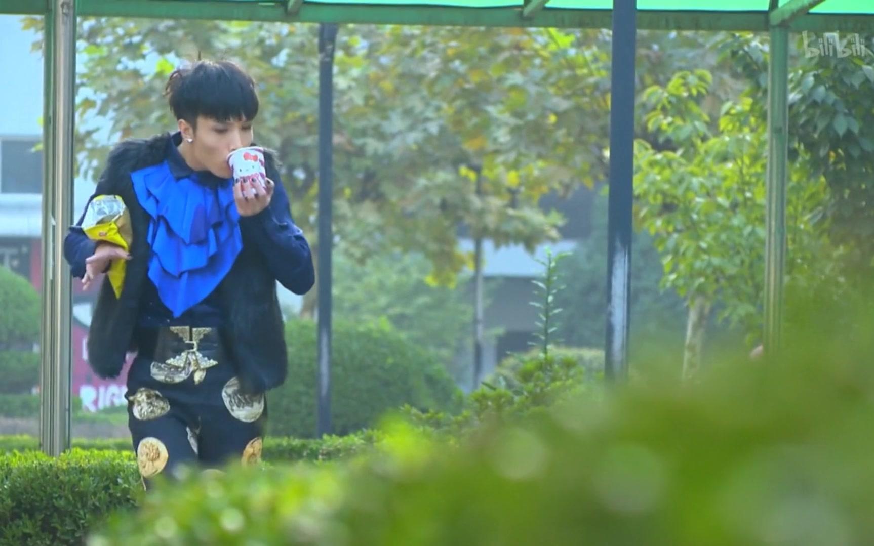 枯龙小天使之吓得我奶茶都洒了