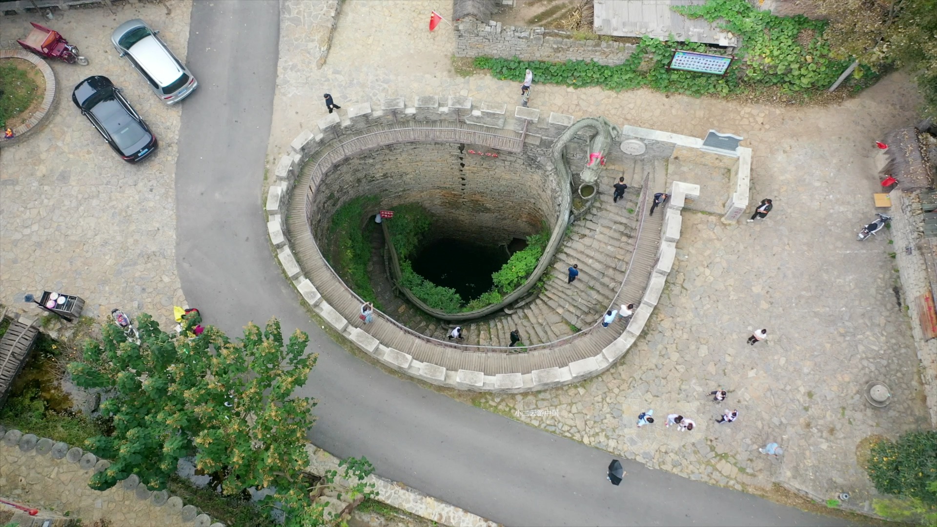 山东蟠龙古井,历经10年千辛万苦,打水要下108级台阶!