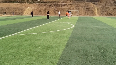 小学生球场干架