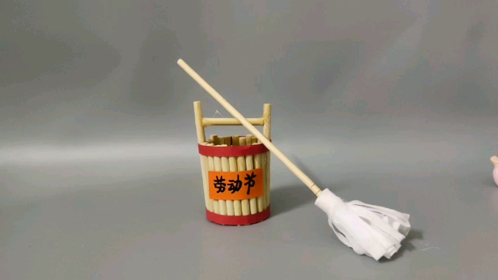用一次性筷子做毛笔架图片