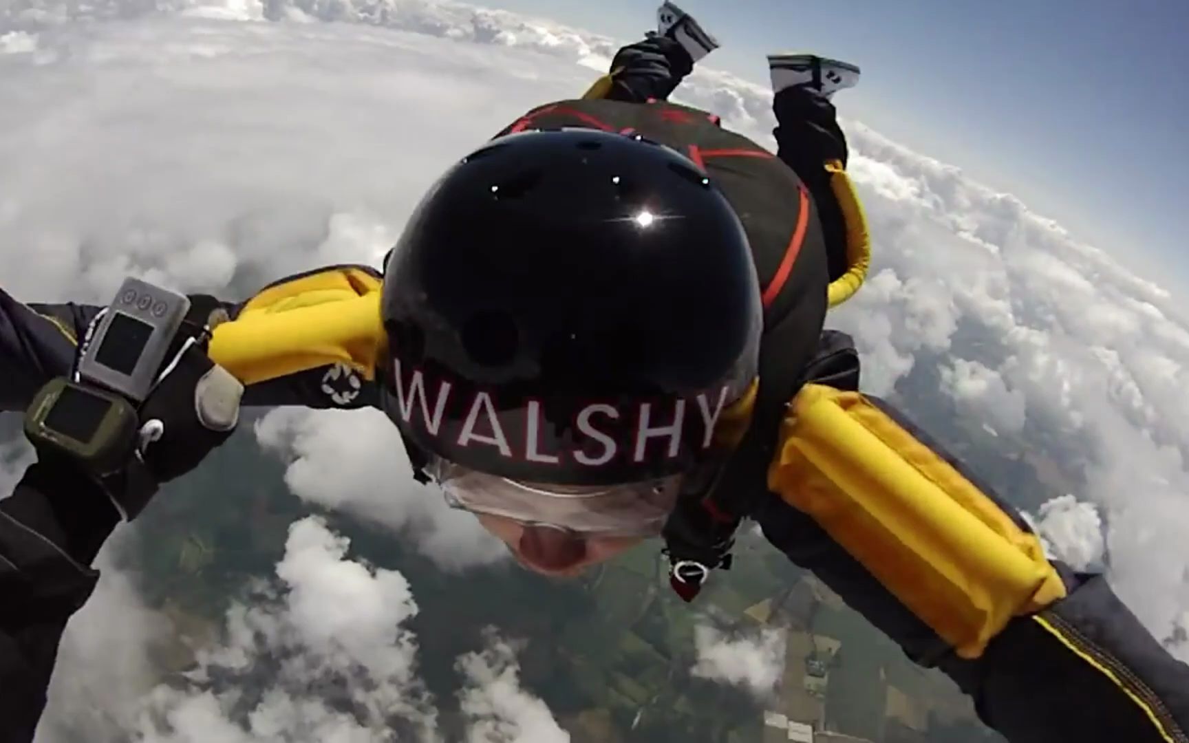 第一视角带你高空跳伞!