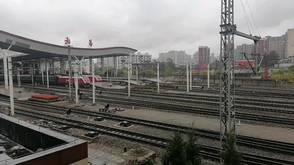 z263次列车拉萨广州出武昌站本务广铁广段hxd1d0521