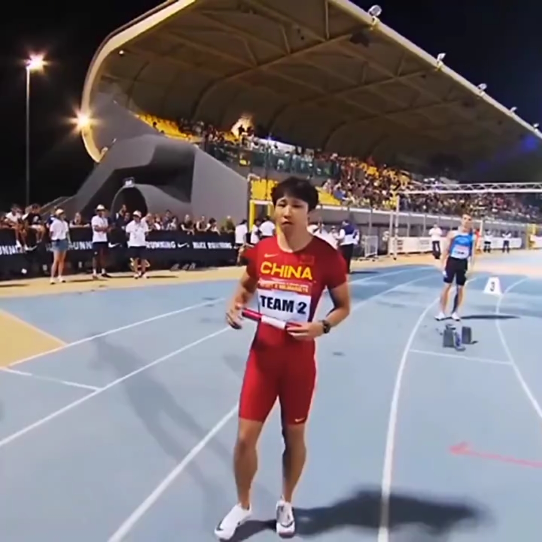 今早凌晨的国际体育团结田径赛的男子4X100米接力由汤星强、陈冠锋、严海滨和邓智舰组成的中国队39.74哔哩哔哩bilibili