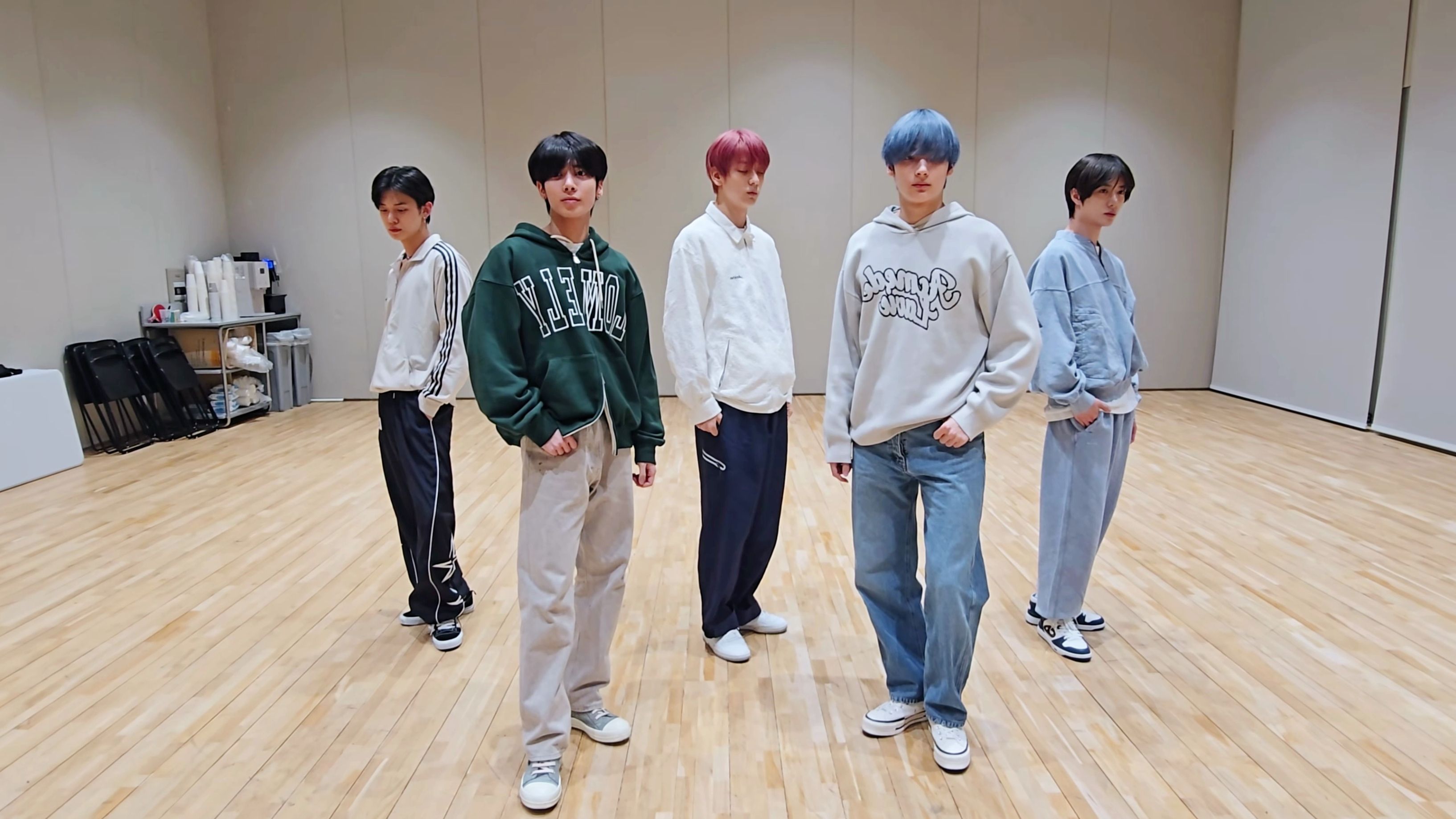 『4镜面扒舞』回归收录曲 镜面练习室 加亮+替换音源 扒舞用封面