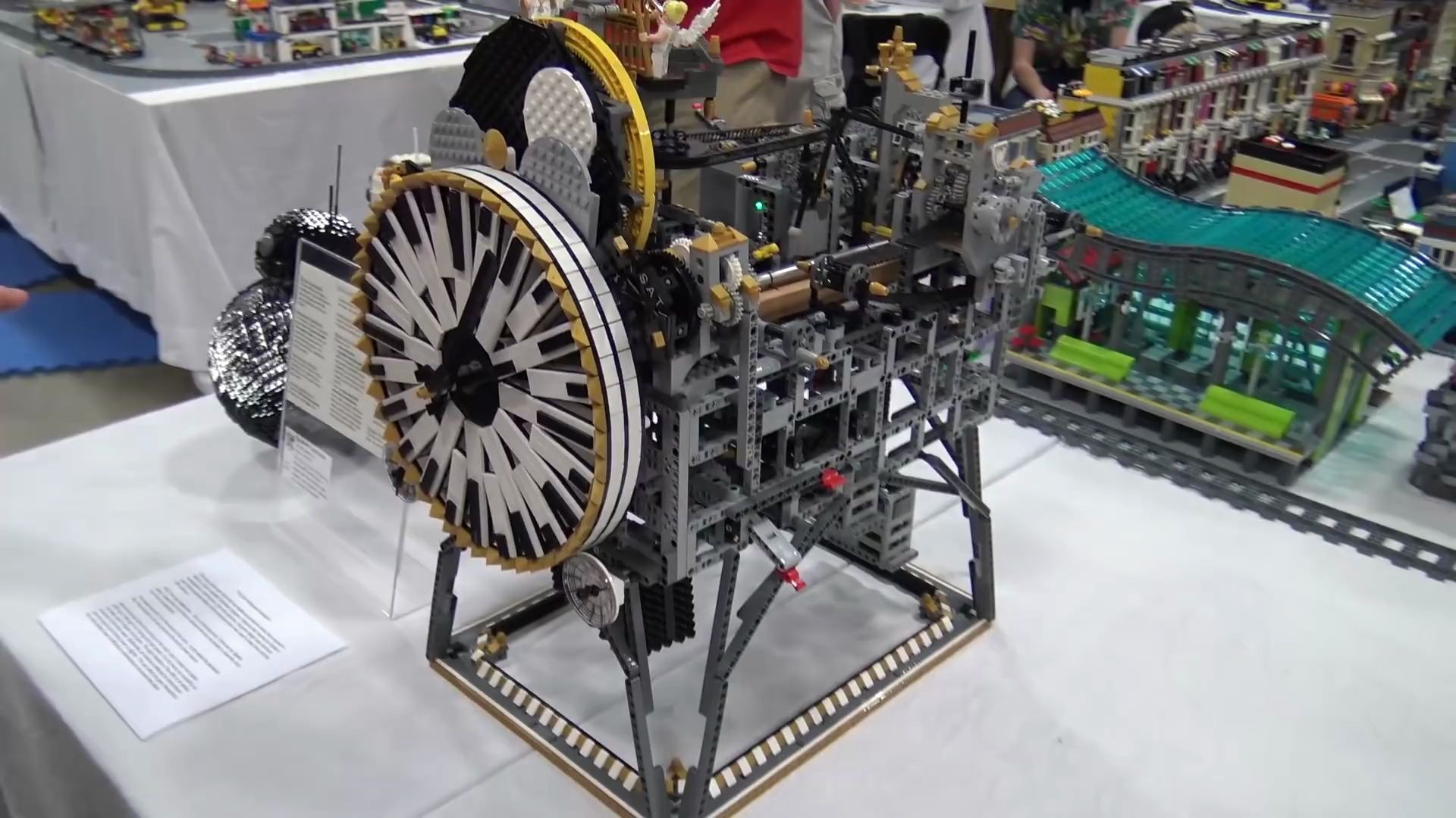 amazinglegotechnicgrandcomplicationclock令人惊叹的乐高复杂时钟的