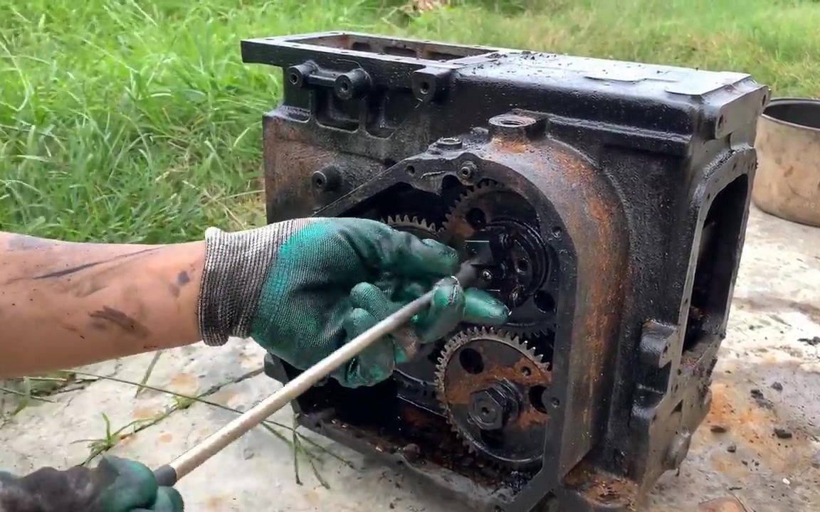 旧 d10 柴油发动机的修复 – 恢复生锈的拖拉机发动机