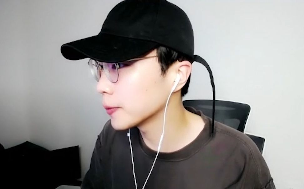 【歪怂】刘小怂装jy又双叒被认出来了, 就是那个狼王的黄金搭档