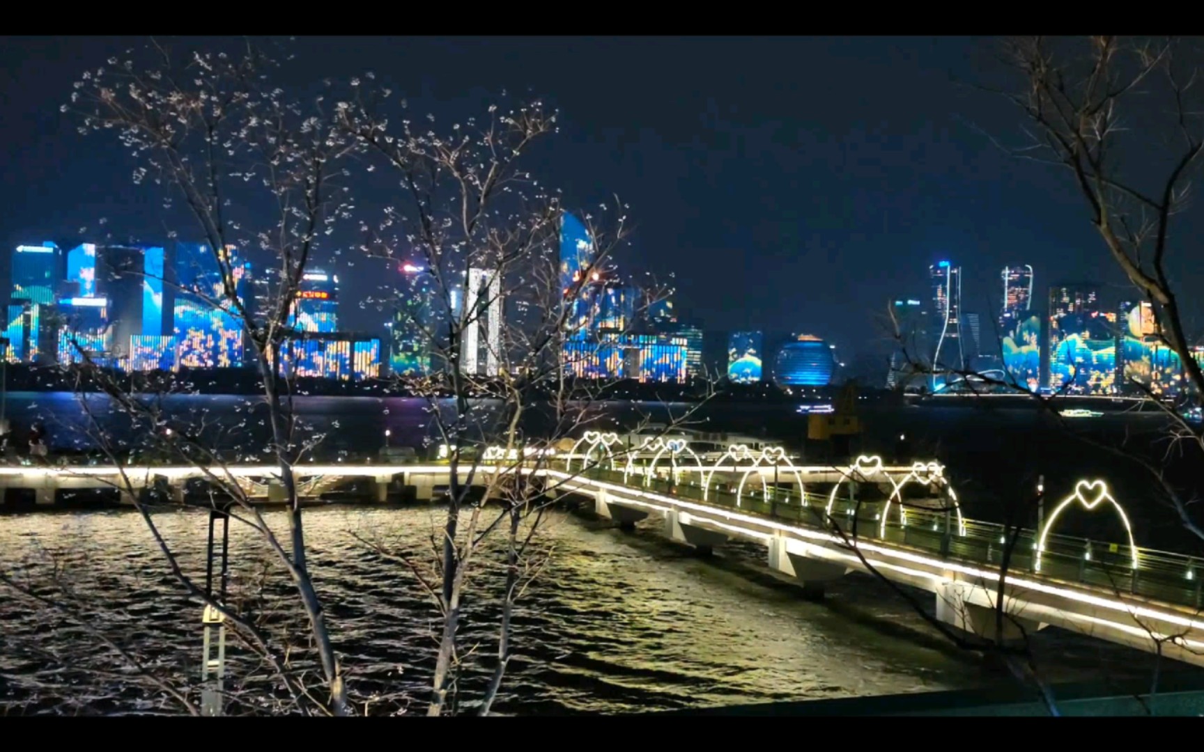 杭州灯光秀【满陇桂雨】城市阳台,夜景
