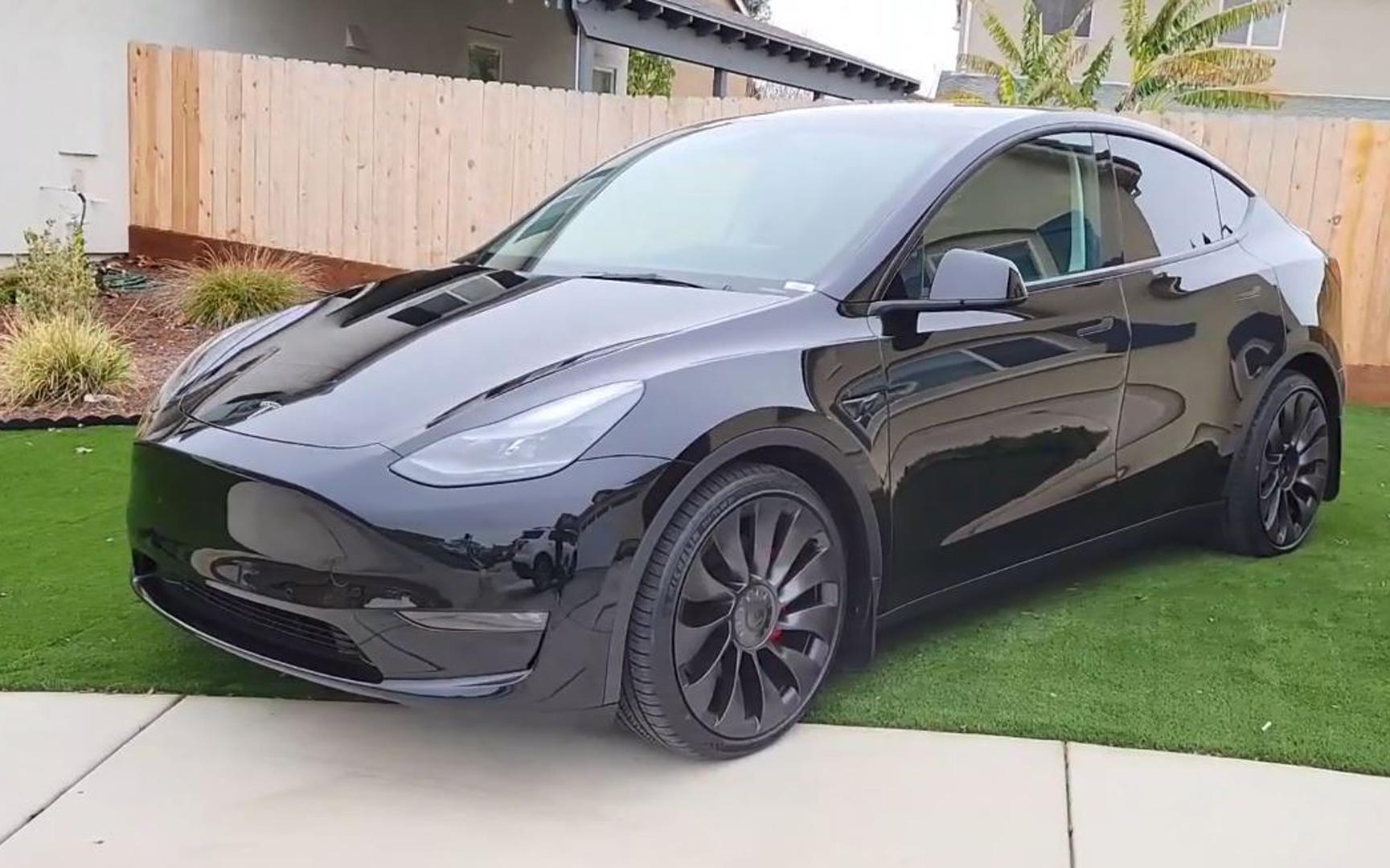 tesla model y performance :整體展示