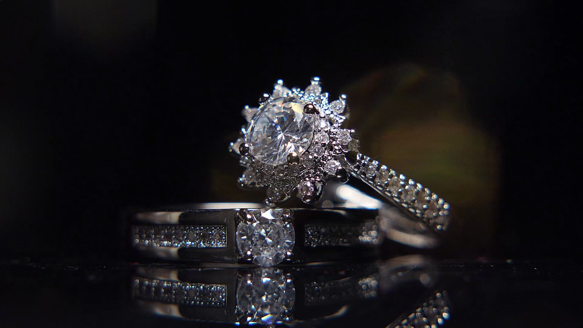 简单拍戒指 一个人如何拍 摄影手电塑造光影效果 婚礼戒指拍摄 戒指婚