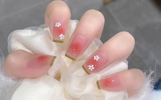 冰透腮红法式 搭配立体五瓣花好好看呀来 #美甲 #美甲教程 #显白美甲