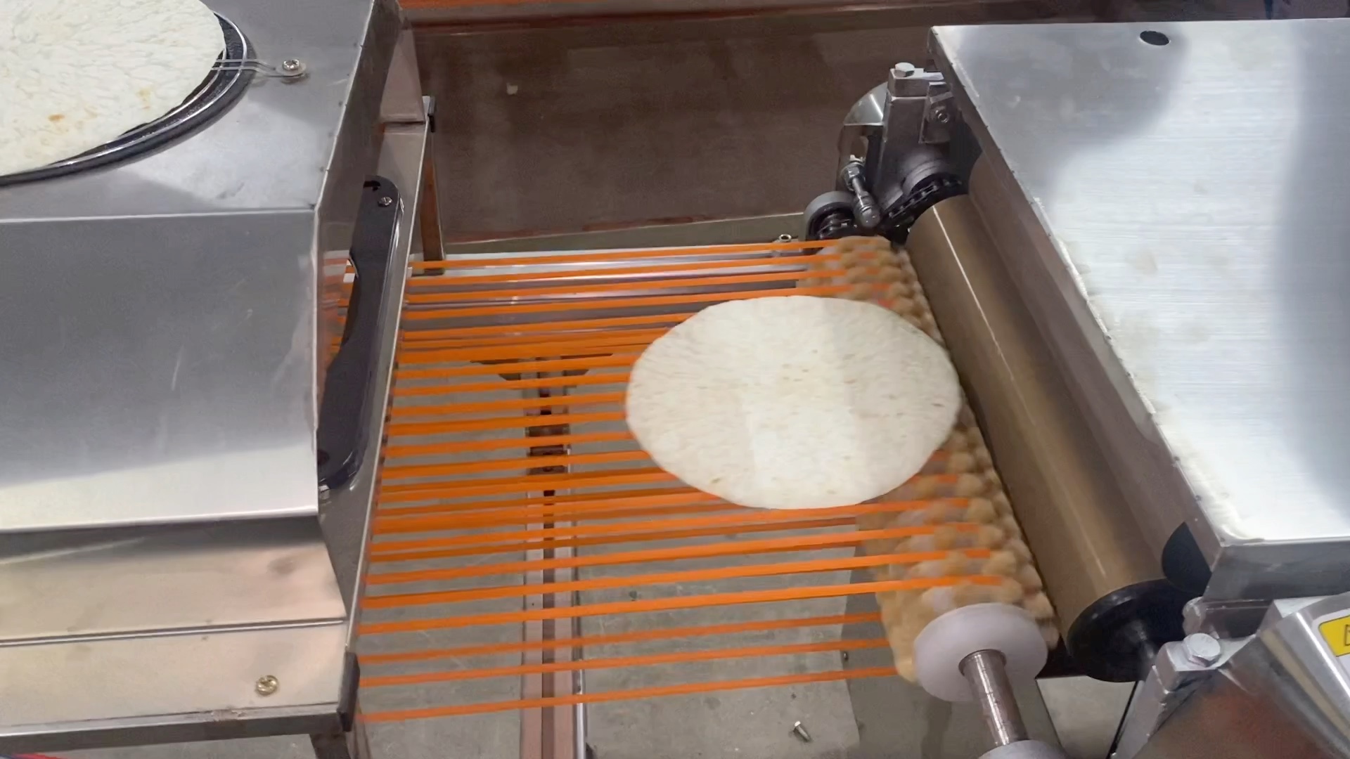 周口全自动烙馍机简单操作,周口圆形烙馍机一机多用