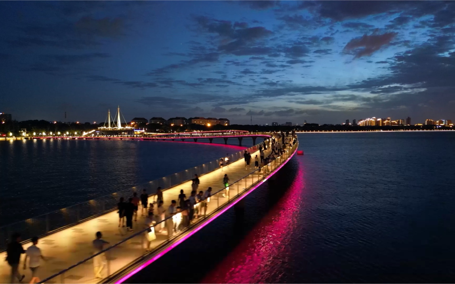 金鸡湖栈桥一飞