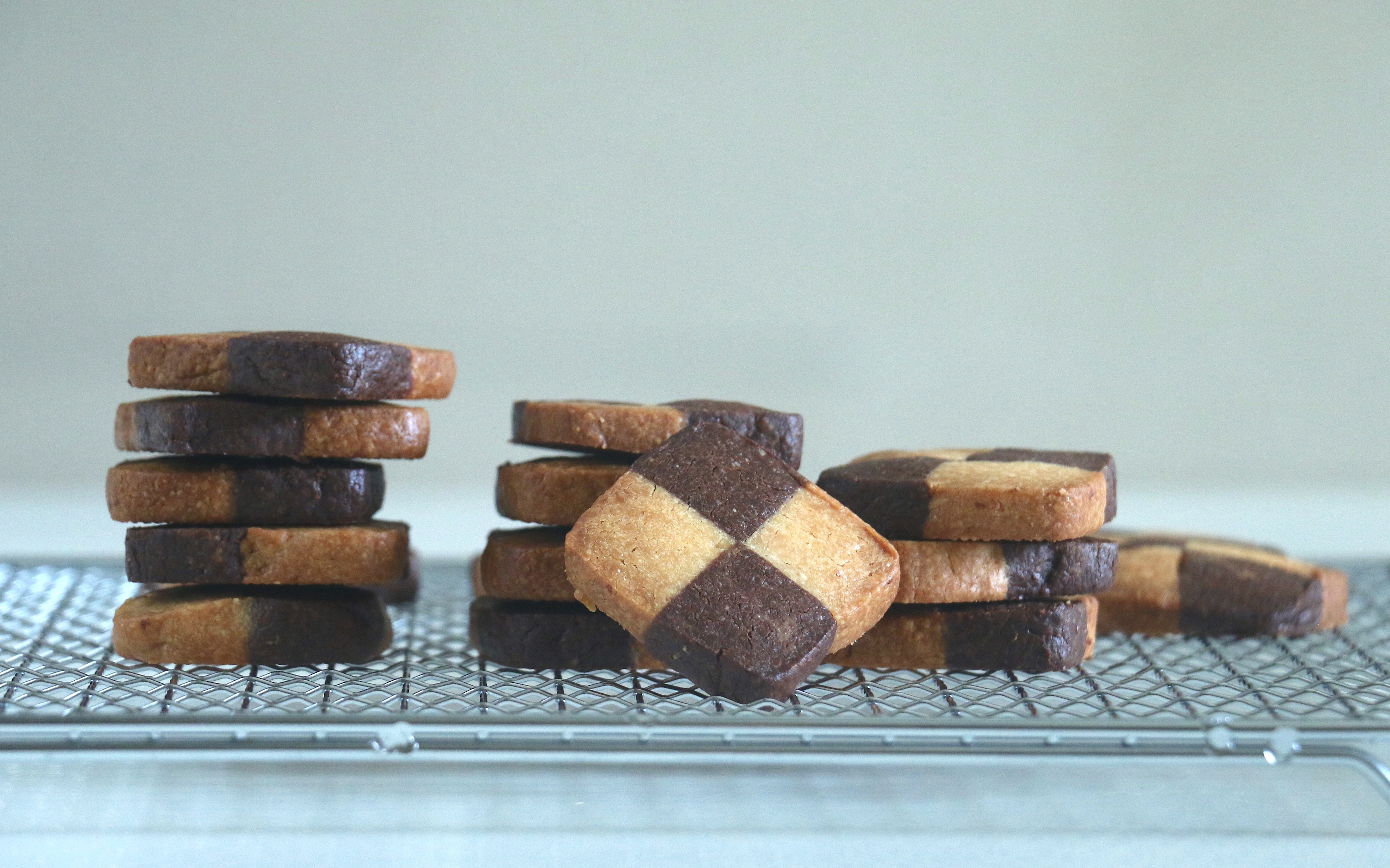 超级香!超级酥的棋盘格饼干,一口吃到两种口味的饼干