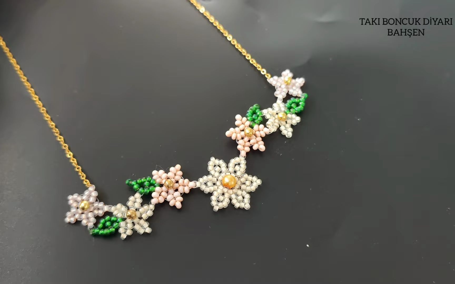 串珠花朵项链diy手工制作教程