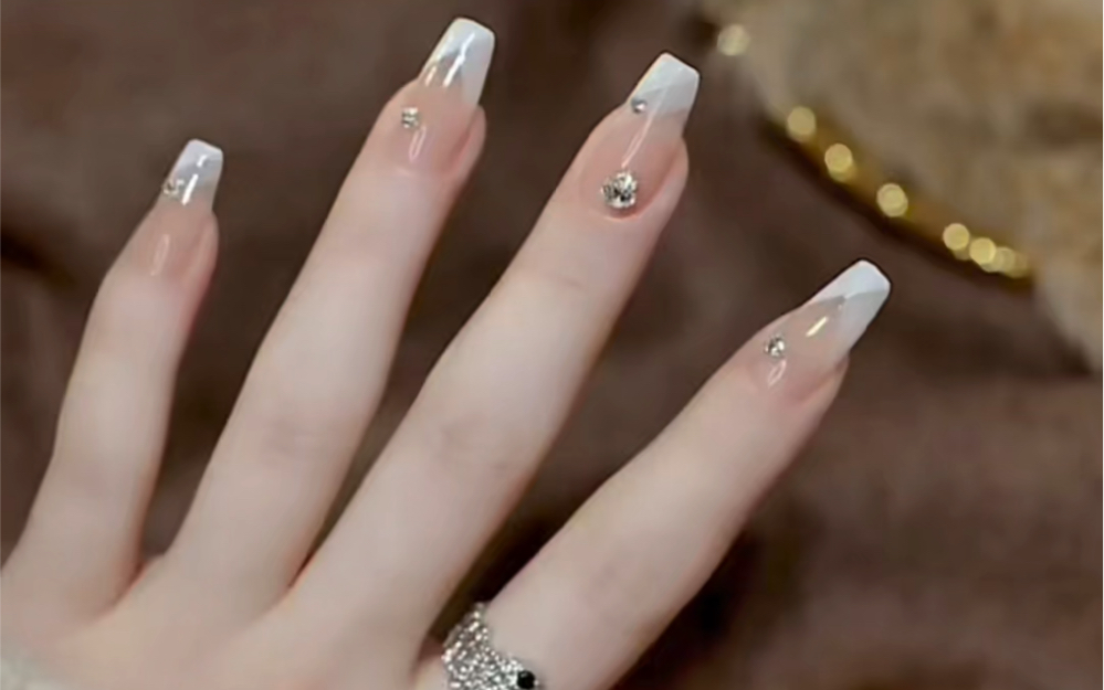 「美甲教程」斜边法式镶钻美甲 适合夏天美美的你