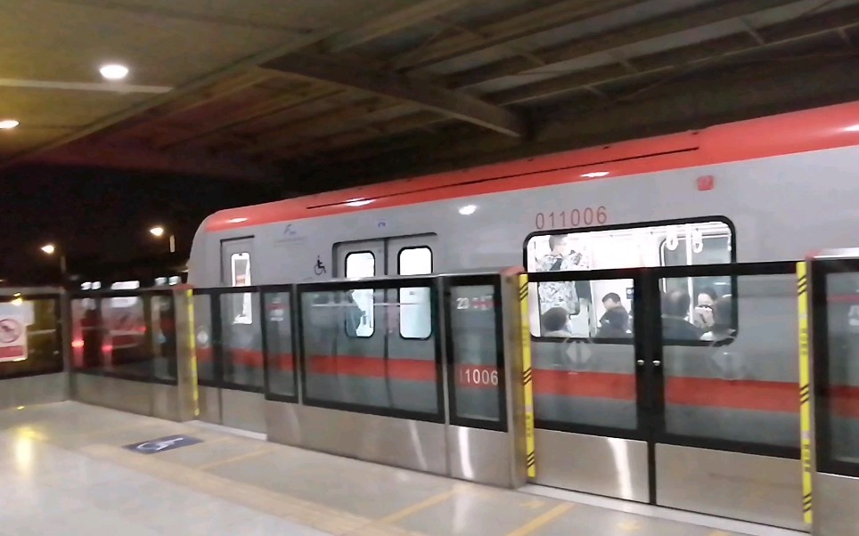 【北京地铁】一号线/八通线01100(tq430)管庄上行出站