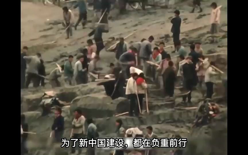 [图]1979年人民疏通大运河，十万人一起干活，场面太壮观！