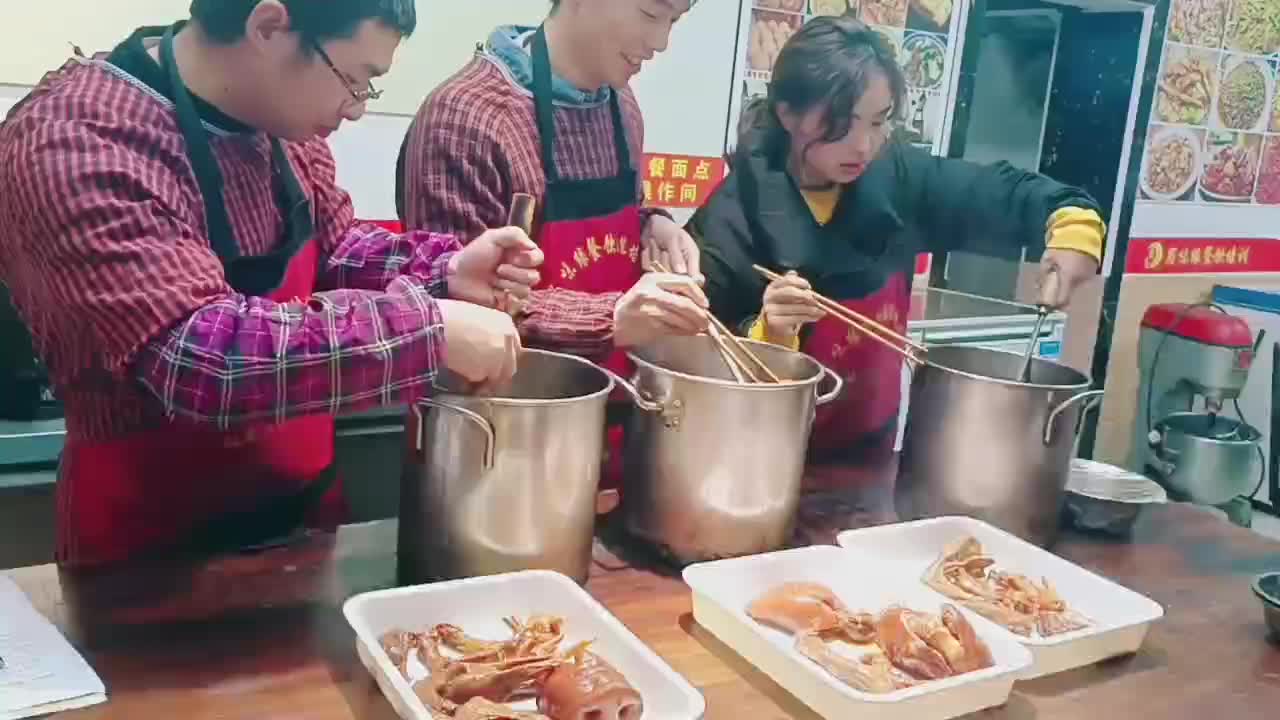 四川卤菜卤水技术培训学校哪里比较好?蜀味缘餐饮培训一对一教学哔哩哔哩bilibili