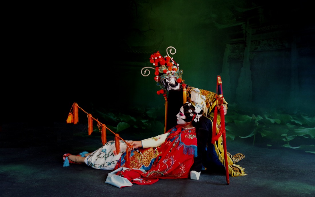 推理剧诡异的京戏班恐怖的诅咒看大侦探如何破解鬼魂复仇案