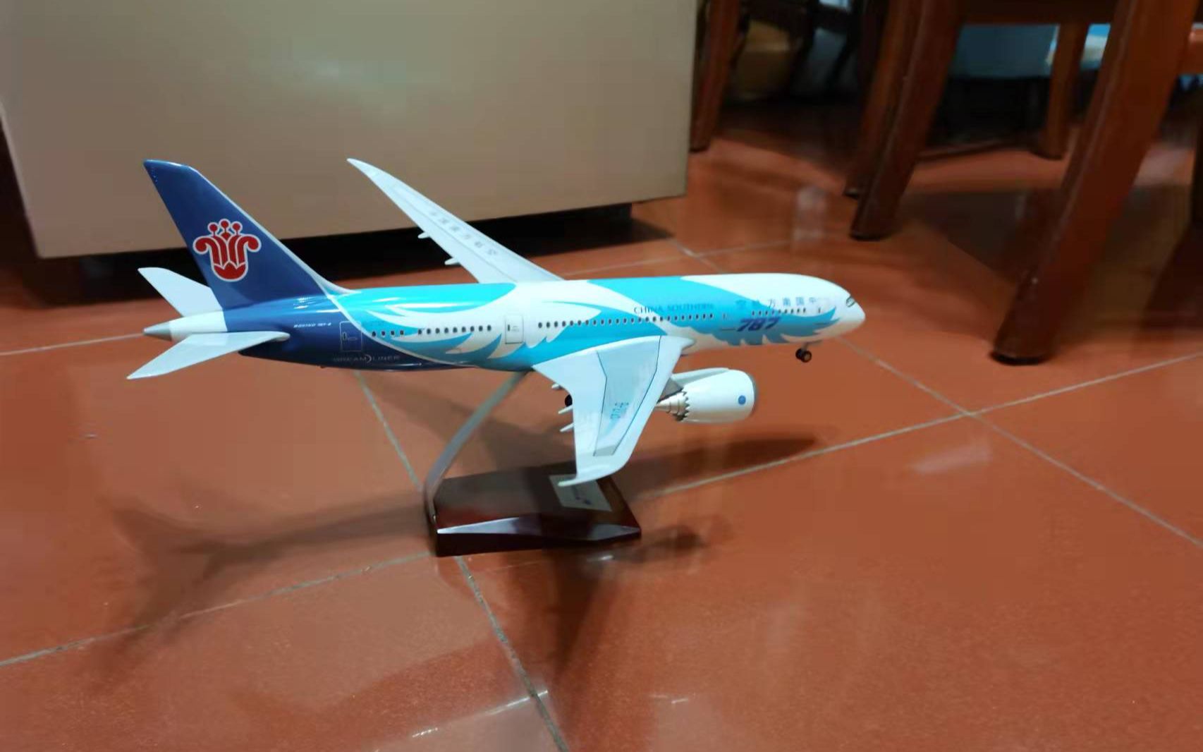up主的第一架飞机模型:中国南方航空波音787-8