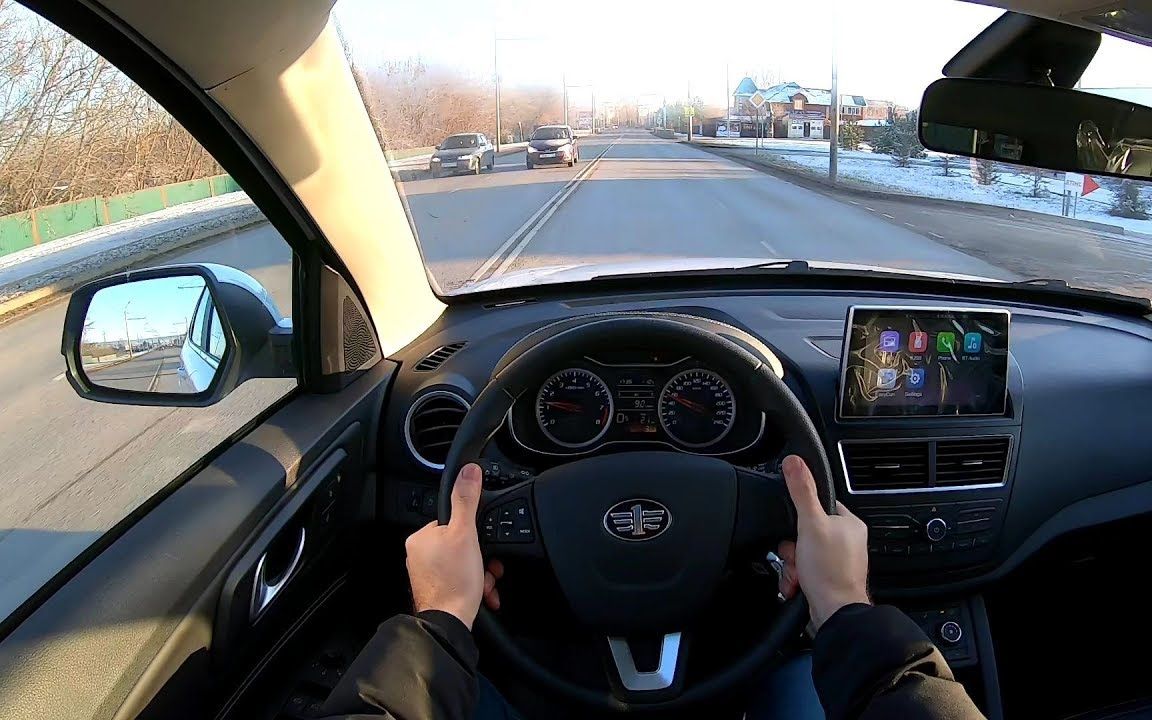 第一视角2019款一汽奔腾x4016lpov试驾