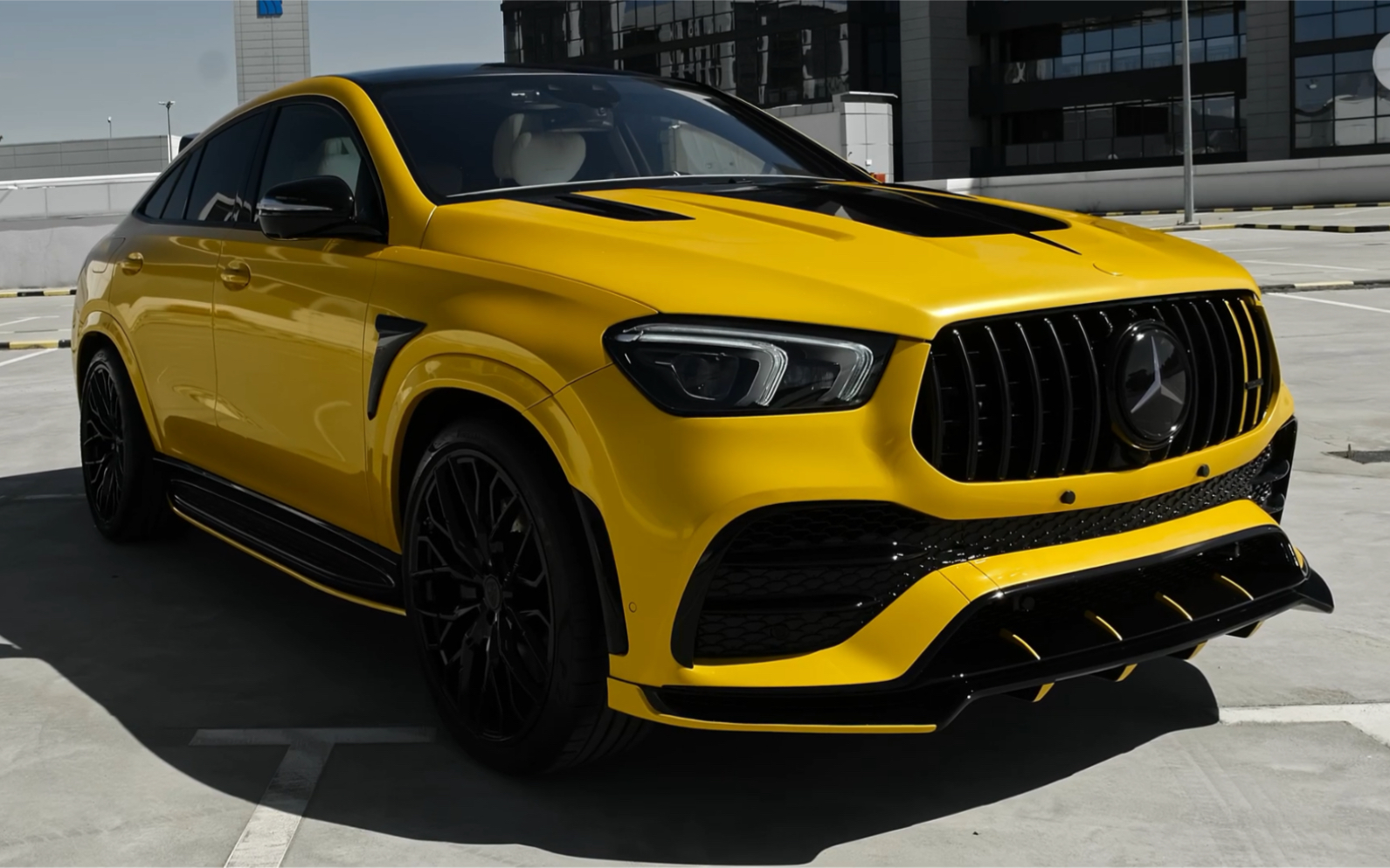 梅赛德斯奔驰-amg gle 63s v8发动机 排量4.