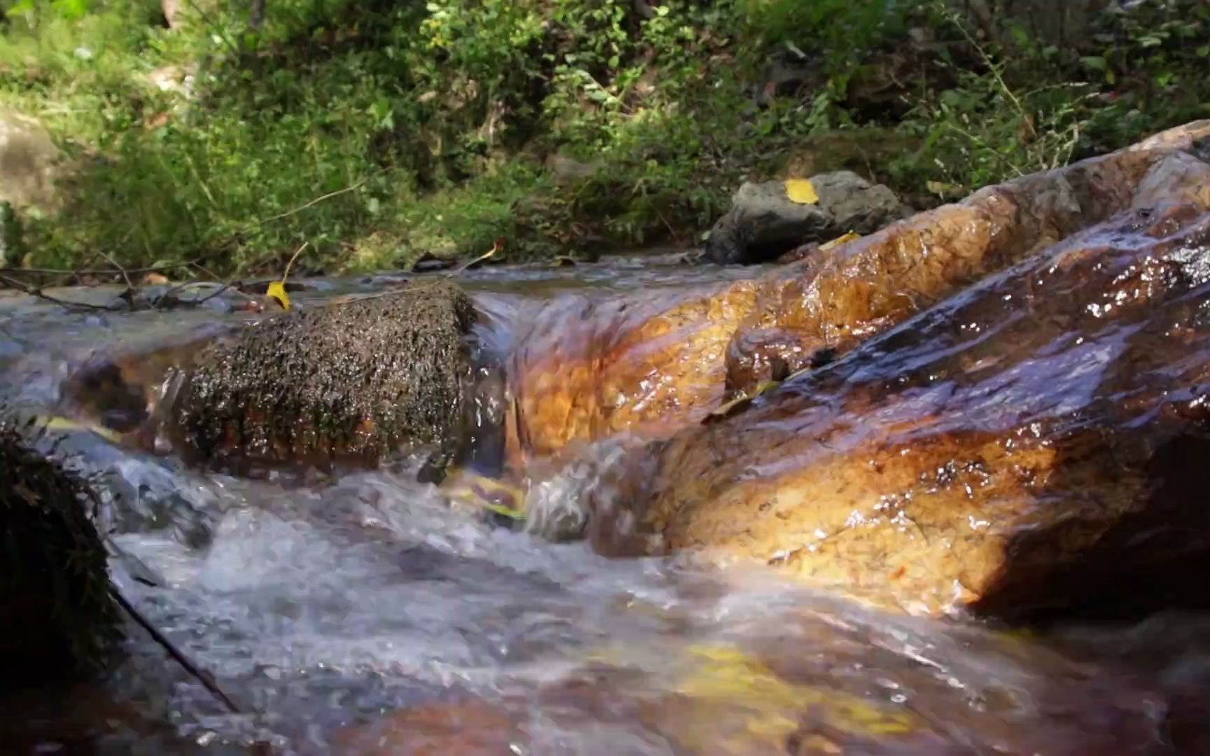 [图]聆听大自然的声音山间小河流水哗啦啦