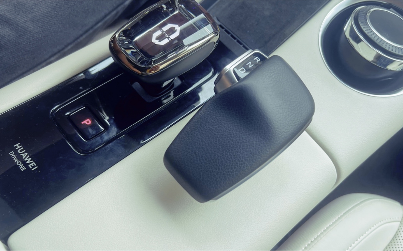 华为问界m5/m7升级水晶发光档把,直接替换,无损安装,发光水晶档把