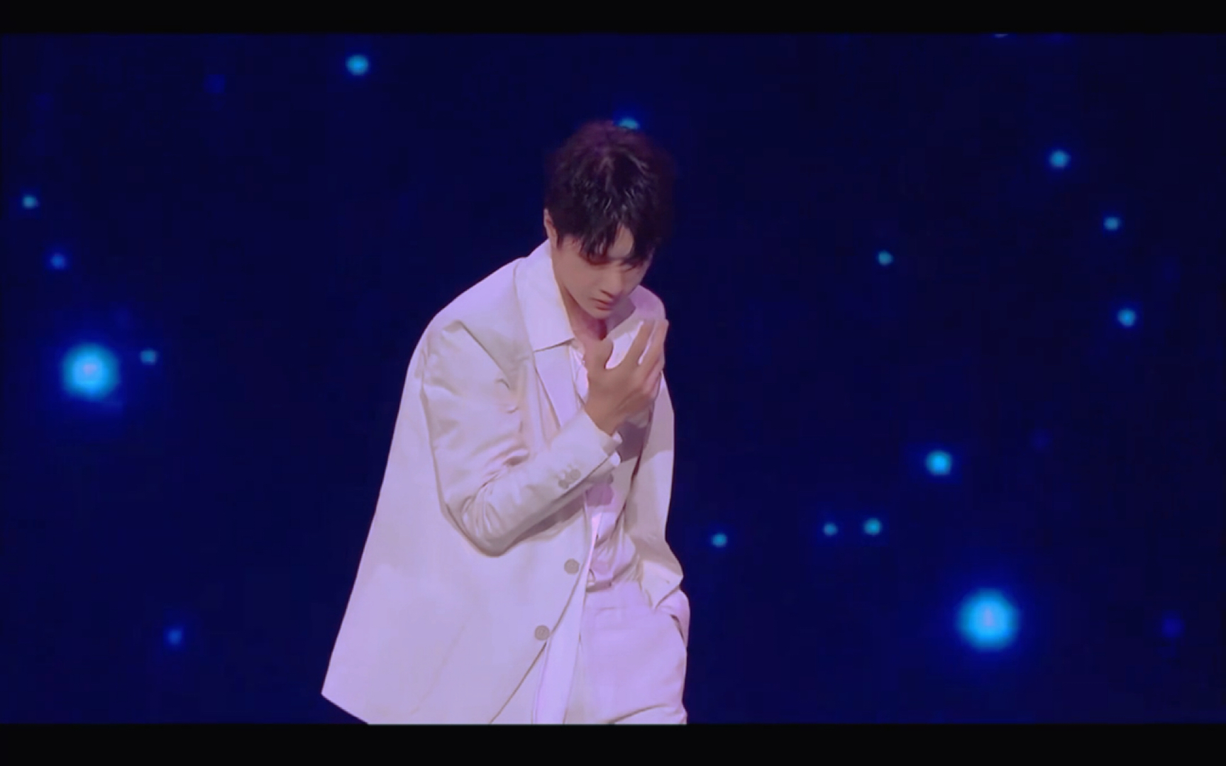 【王一博】【散落的华服】这支舞真的太绝了好浪漫_哔哩哔哩_bilibili