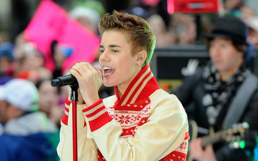 [图]Justin Bieber - Mistletoe - Live Today Show