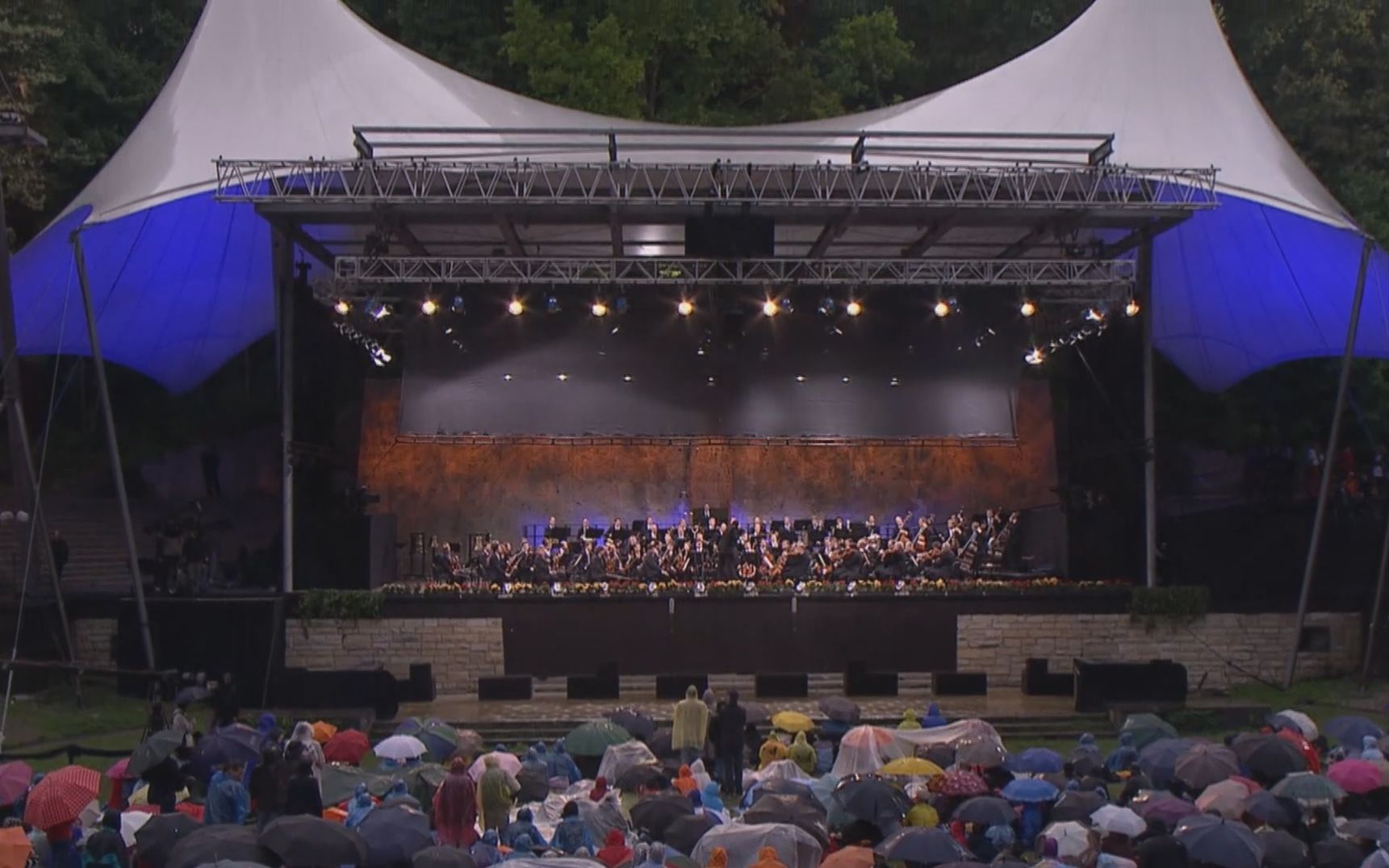 [图]2012年柏林森林音乐会 尼尔森斯指挥柴可夫斯基之夜 Andris Nelsons conducts Tchaikovsky at Waldbühne 2012