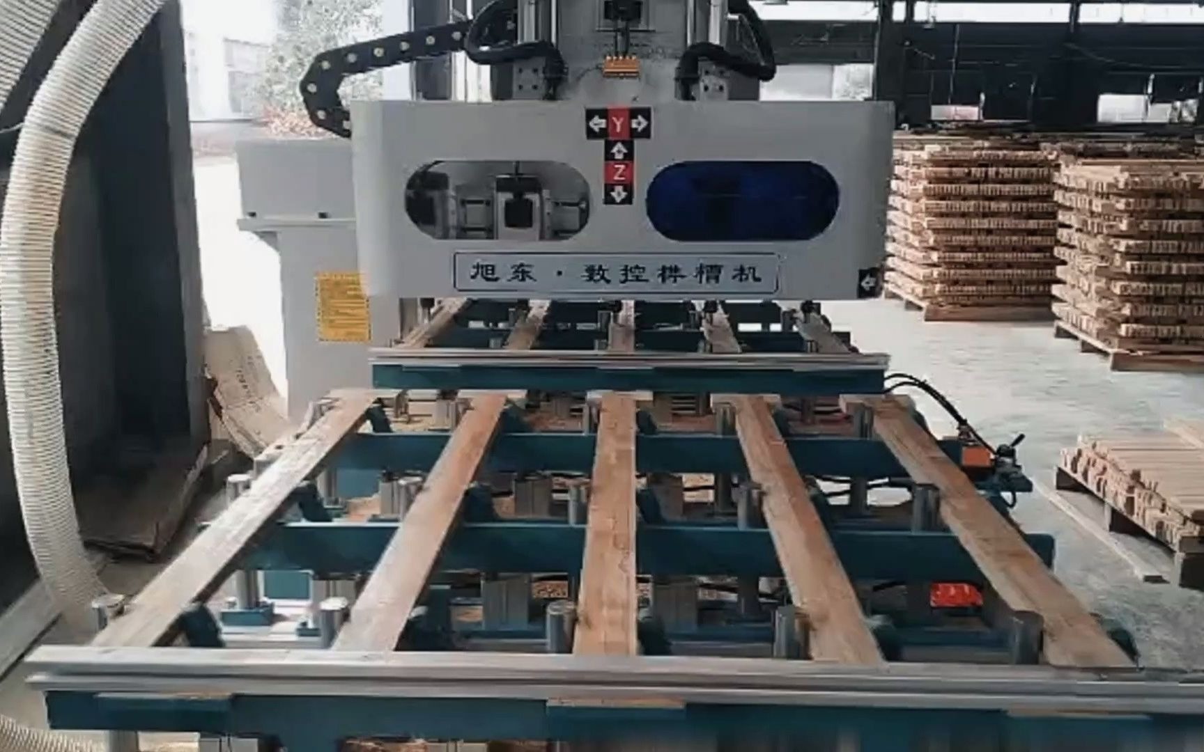 榫槽机打孔机 全自动数控木工榫卯机生产起来很高效 (2)