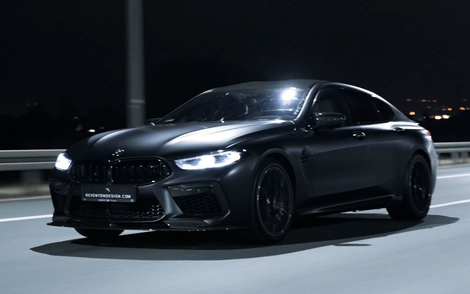 【4K超清】谁说的野蛮和温柔不可兼得?丨宝马 BMW M8哔哩哔哩bilibili