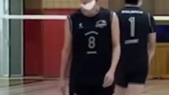 发带哥你的底裤掉了