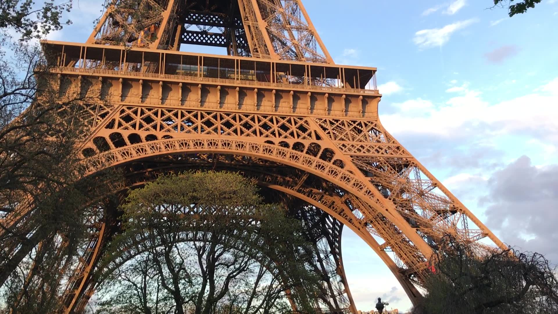 [图]April, aroud the Eiffel Tower