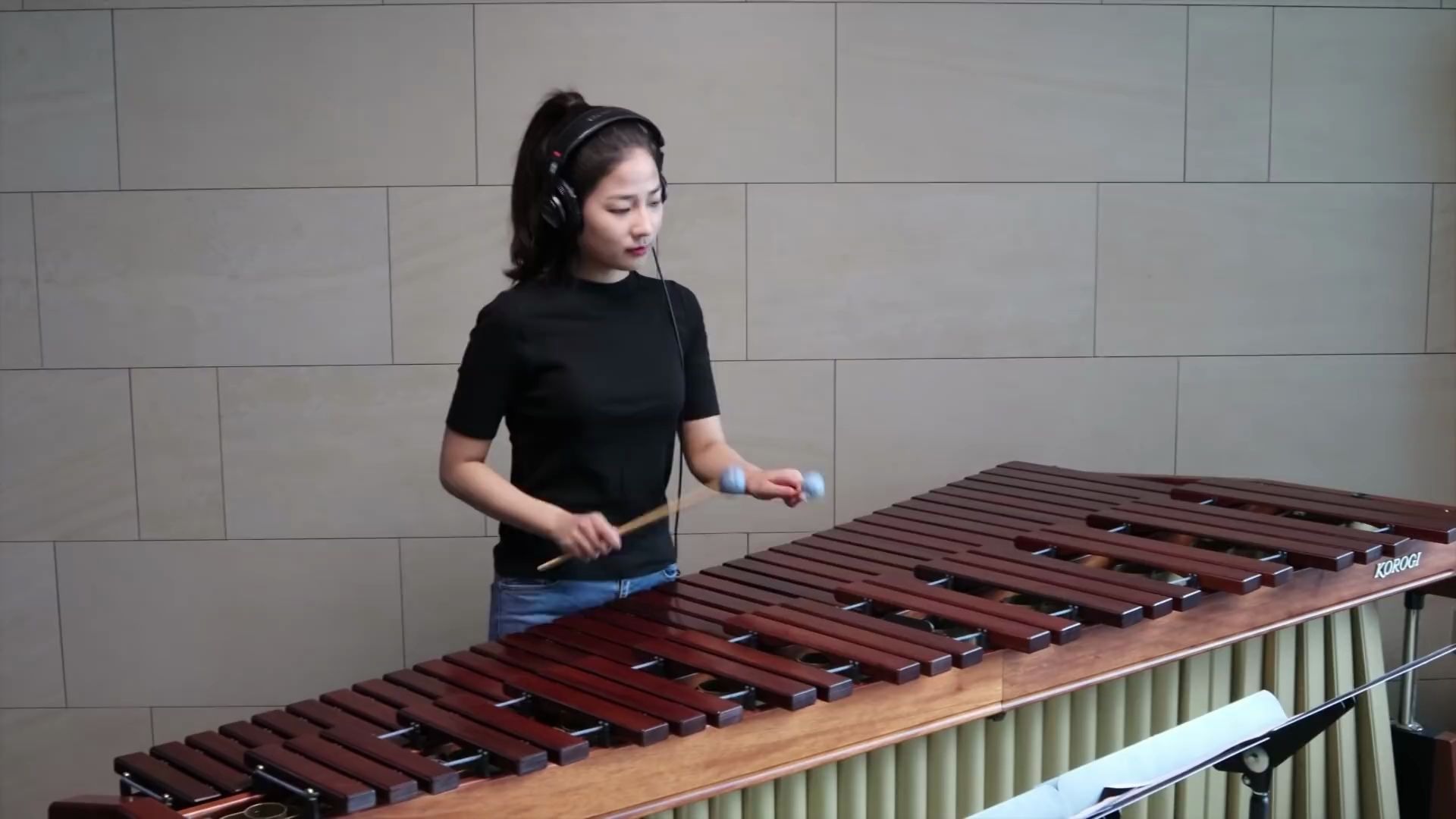 太牛了!韩国小姐姐 马林巴演奏 faded - alan walker
