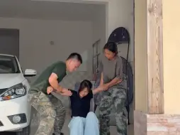 只想玩手机的叛逆少女，素质教育进行中。。。