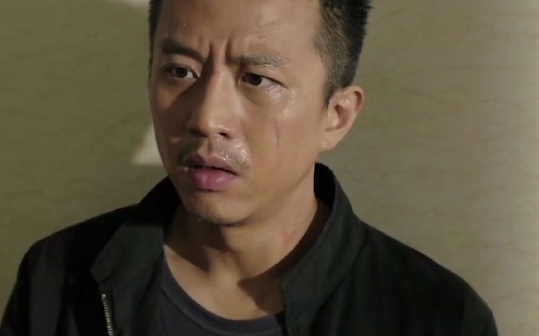 邓超有多敬业?主动要求真实注射,污水中拍戏险耳膜穿孔