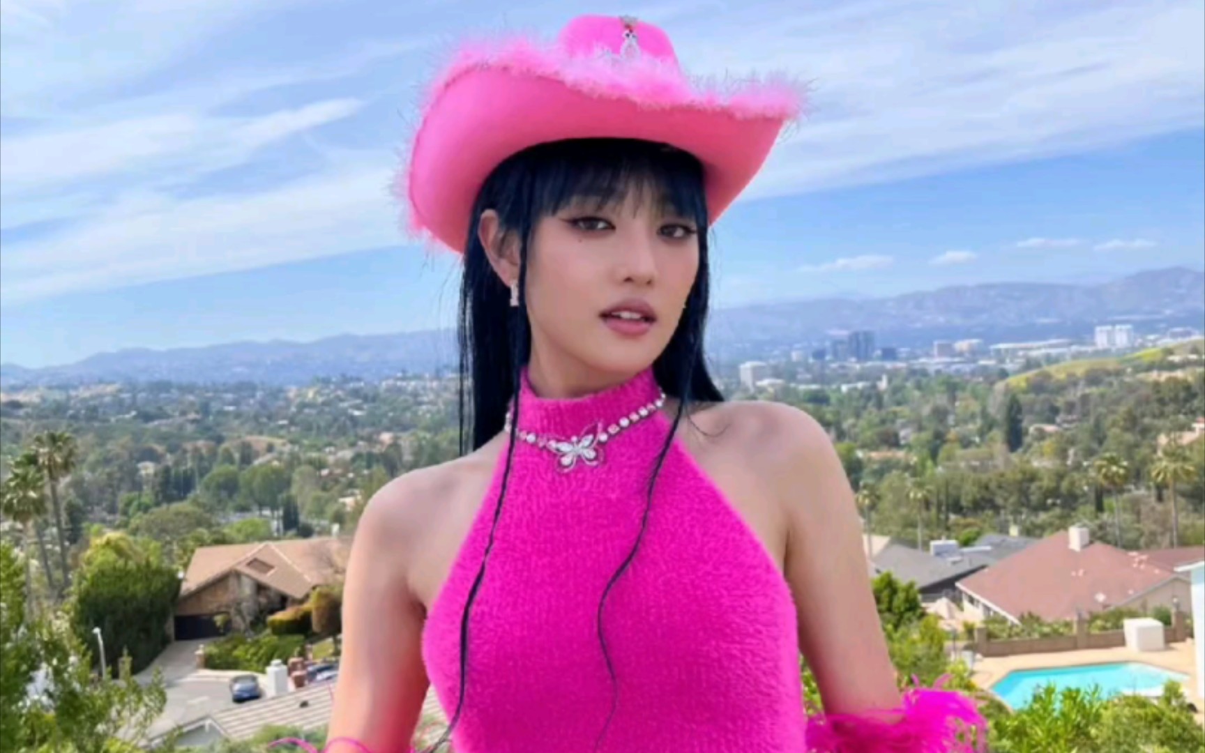 minnie ins更新新歌"queencard" mv拍摄美照