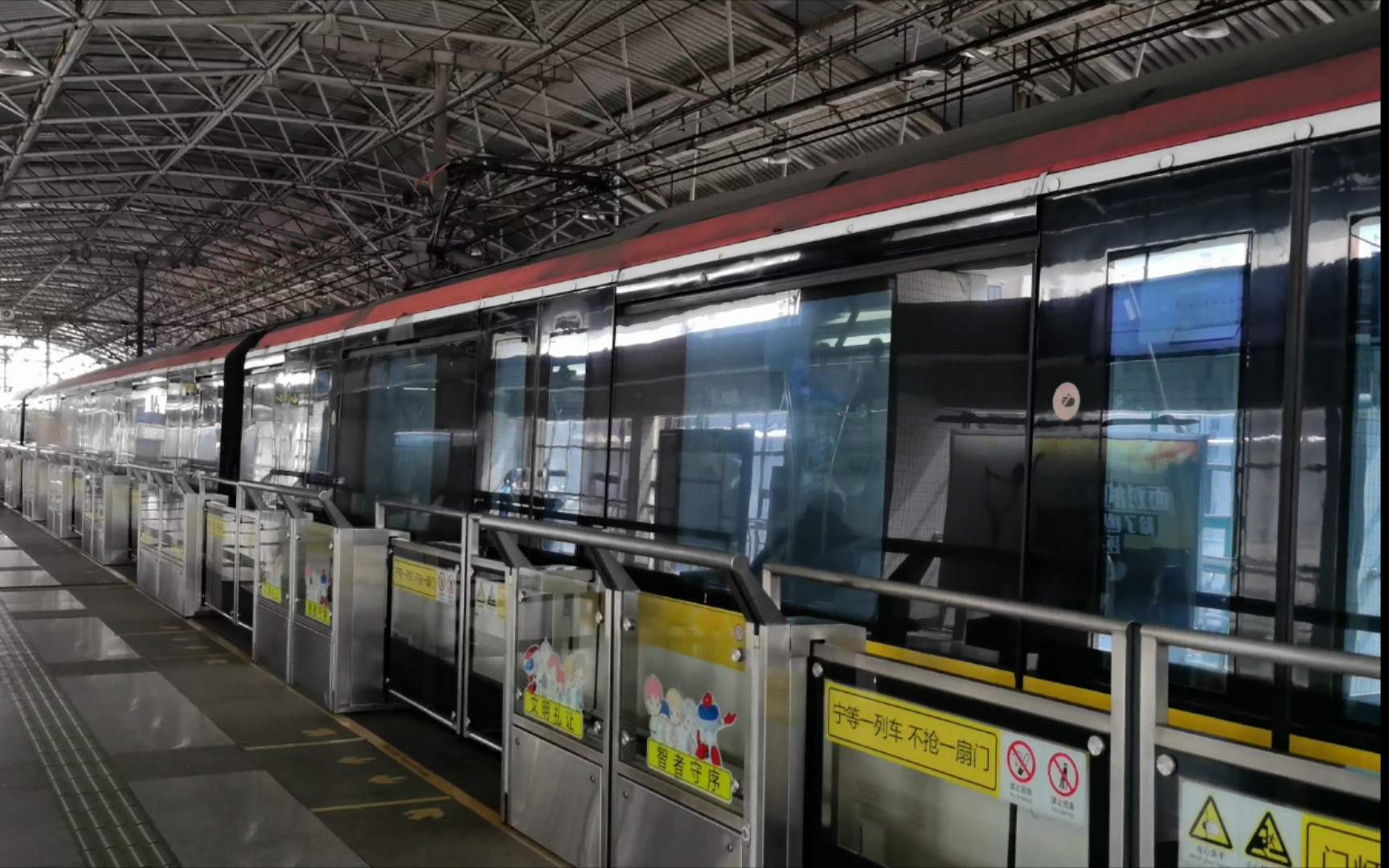 上海地铁黄鱼321离开漕溪路站高清晰走行音录制